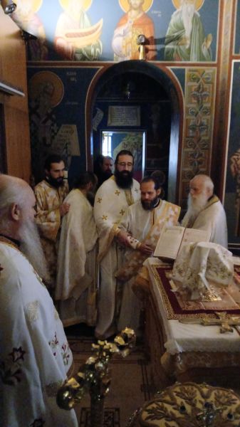Χειροτονία πρεσβυτέρου από τον Μητροπολίτη Δράμας